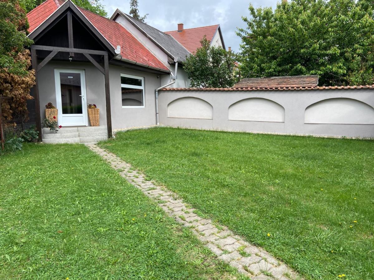 Hajduhegy Vendeghaz Apartment Eger Exterior photo